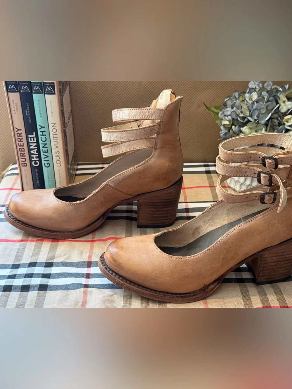 Freebird by Steve, Randi Mid Heel Leather in Tan, size 7